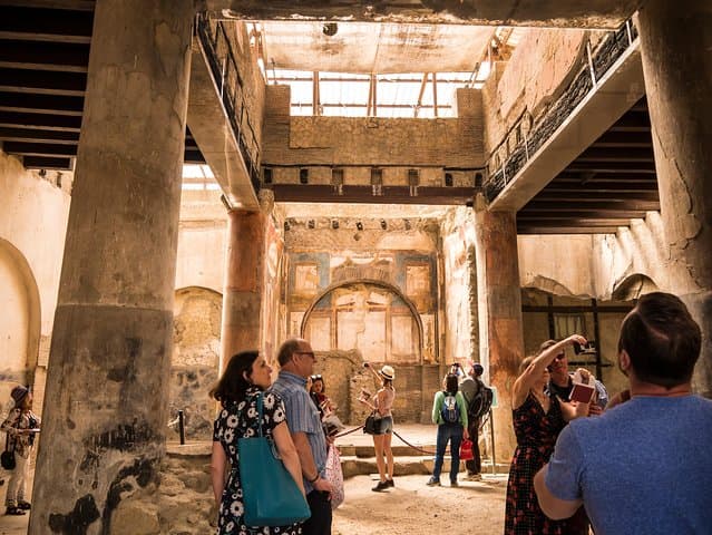 Herculaneum Private Tour with an Archaeologist