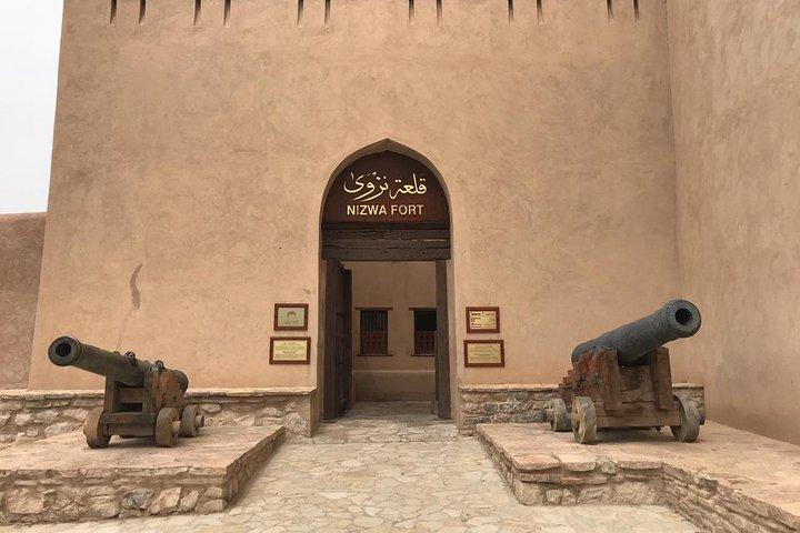Tagesausflug nach Nizwa & Jabal Shams, dem Grand Canyon des Oman, Preis bis zu 5 Personen