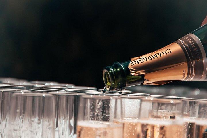 Champagne & Loire Valley Double Wine Day Tours in kleiner Gruppe