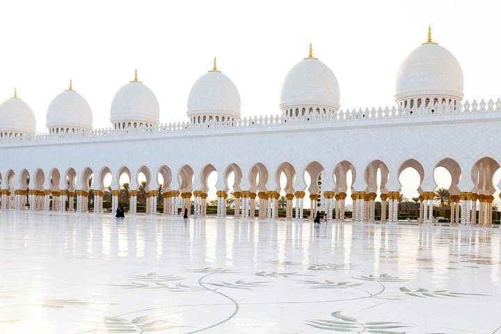 Sheikh Zayed Grand Mosque Tour From Dubai