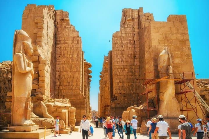 Ultimate Luxor Experience: Guided Tour with Lunch, Temples& Tombs