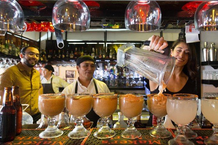 新鮮な地元市場の食材の選択と輸送によるメキシコ料理教室