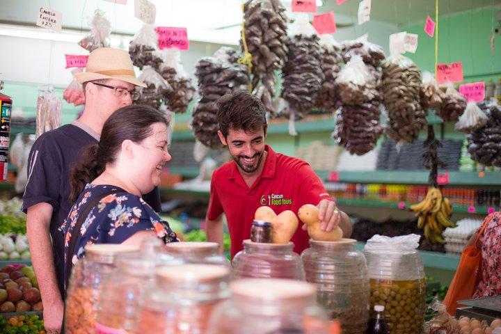 新鮮な地元市場の食材の選択と輸送によるメキシコ料理教室