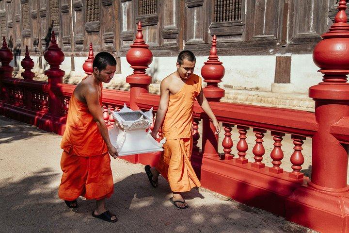 Highlights & Hidden Gems With Locals: Best of Chiang Mai Private Tour