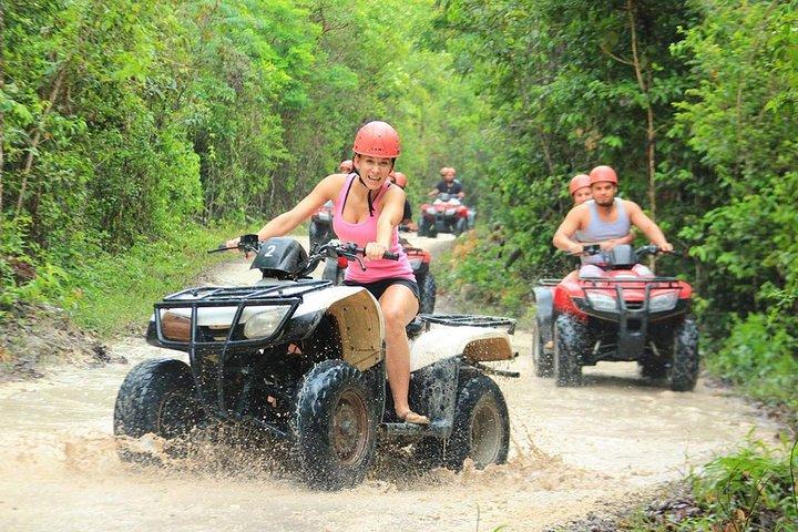 ATV、乗馬＆ジップラインジャングルアドベンチャー（セノーテスイム付き）