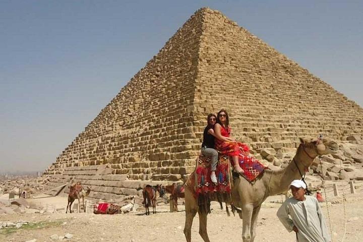 Excursão Privada do Cairo para as Pirâmides de Gizé e a Esfinge com almoço