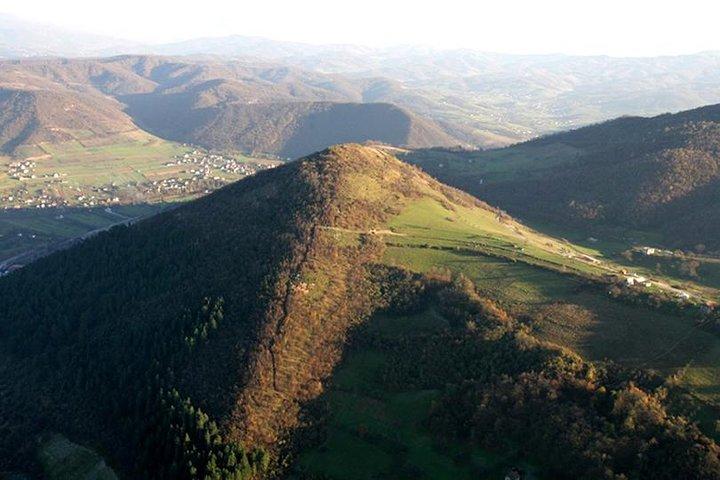 Alte bosnische Pyramide der Sonne