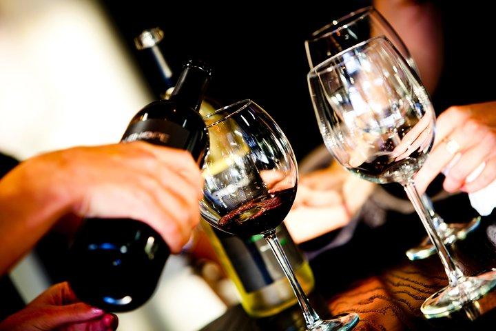 Esperienza di degustazione di vini nella regione vinicola di Etyek con un'auto privata con aria condizionata