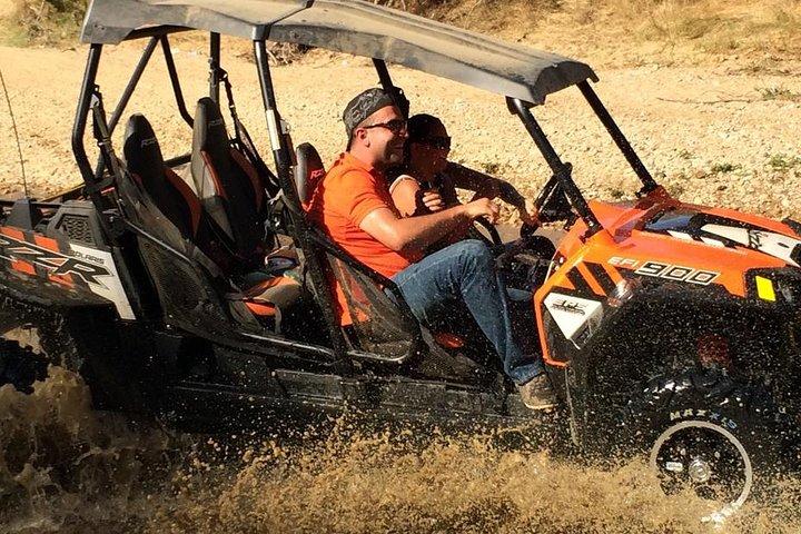 RZR XP4（4人乗りバギー）1日オフロード風光明媚な冒険