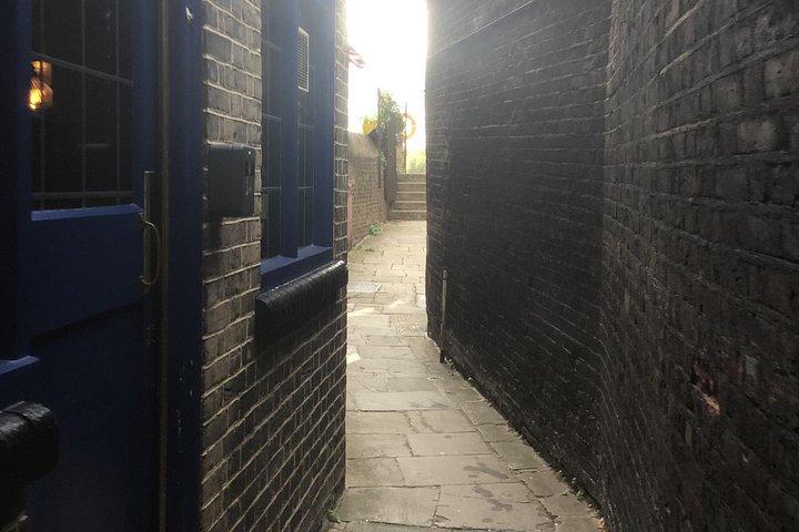 East Londons Wapping Docksとその有名なパブの歴史散歩