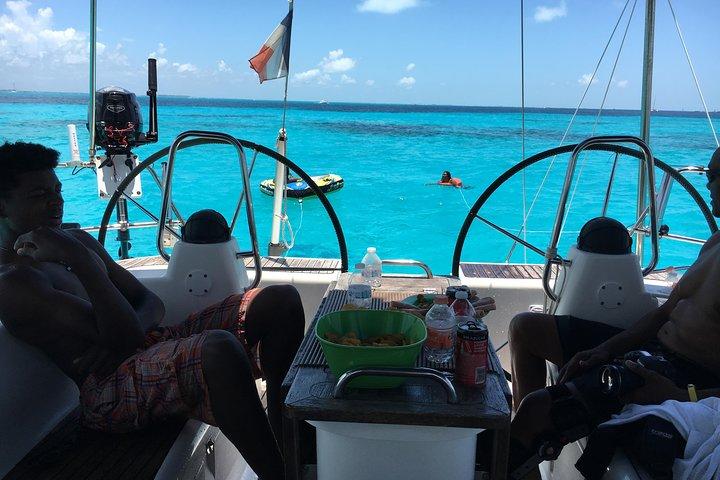 Excursión a vela privada personalizable en Cancún