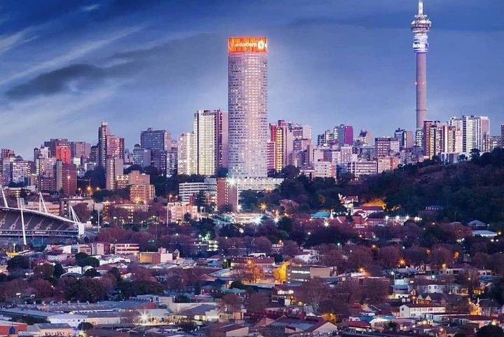 Ciudad privada de Johannesburgo, Museo del Apartheid con Soweto Tour R1,900