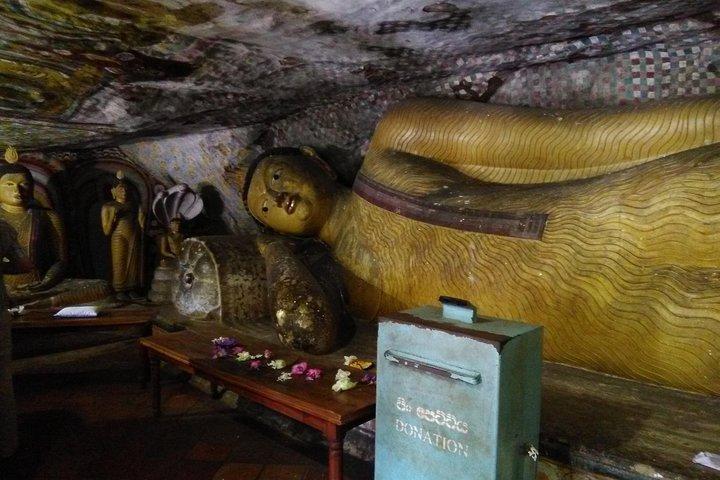 すべて込みのプライベート日帰り旅行シギリヤとダンブッラ洞窟