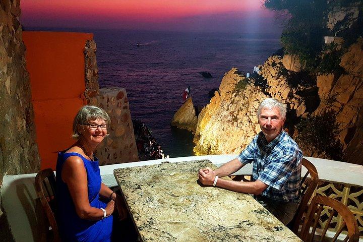 Cliff Diver De Luxe com Diferentes Opções em "La Quebrada"
