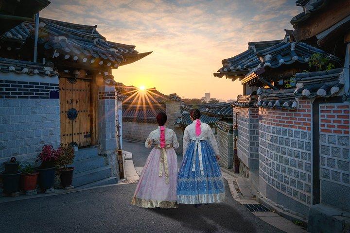 地元の人と一緒に歴史あるソウル、北村韓屋村を散策