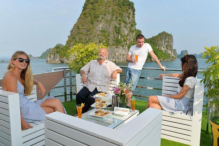 ハノイからハロン湾デラックスクルーズ－絶景日帰りツアーすべて込み