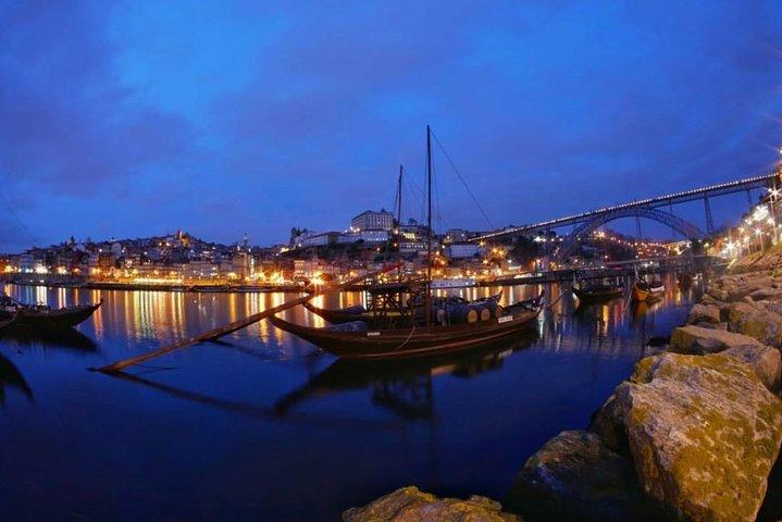 Porto Heritage Night Tour med Fado Show og middag inkluderet