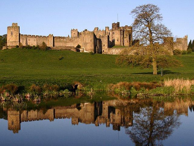 Tour in piccoli gruppi della costa vichinga e del castello di Alnwick da Edimburgo