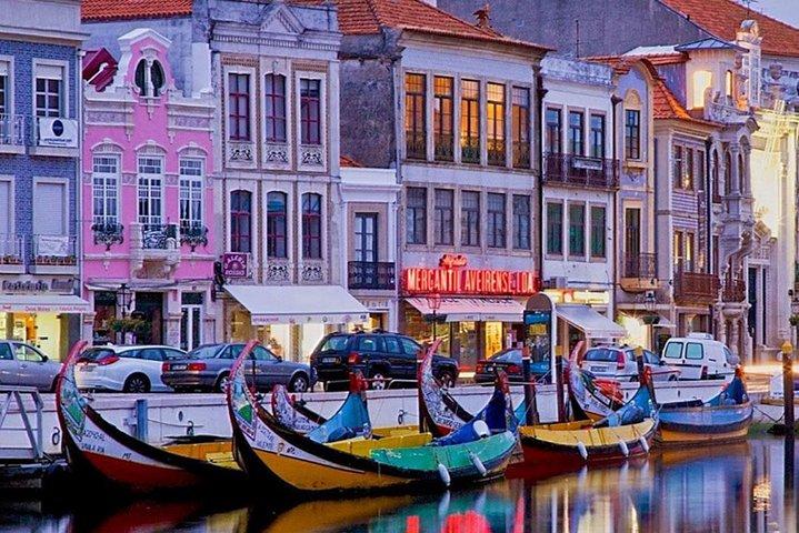 Private Transfer LISBON/PORTO w.guided stops-Vælg 2 fr.the liste