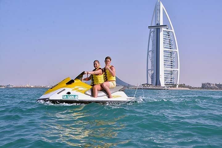 Partecipa a un'avventura in Jet Ski Safari a Burj al Arab, Palm Jumeirah e Dubai Marina