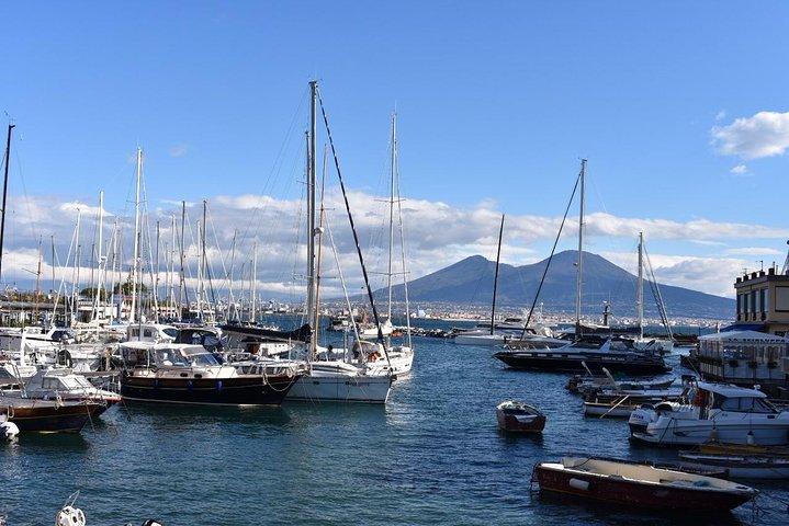 Seaside Naples Food Tour med Marina Promenade & Besøg Castel dell'Ovo