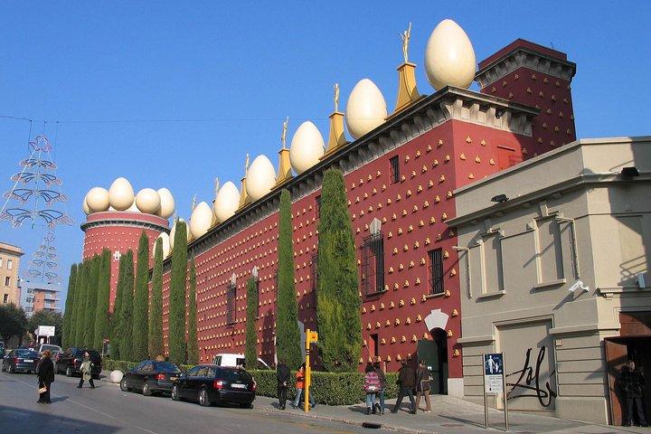 Excursão privada de 6 horas ao Museu Dali em Figueras saindo de Barcelona com embarque no hotel