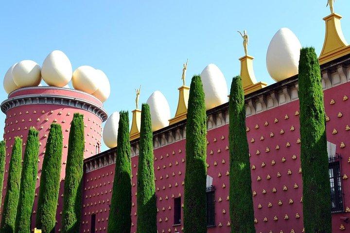 Excursão privada de 6 horas ao Museu Dali em Figueras saindo de Barcelona com embarque no hotel