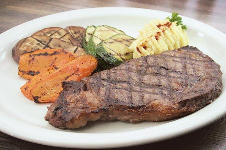 行をスキップ：El MercadoでのディナーとRojo Tangoショーのチケット