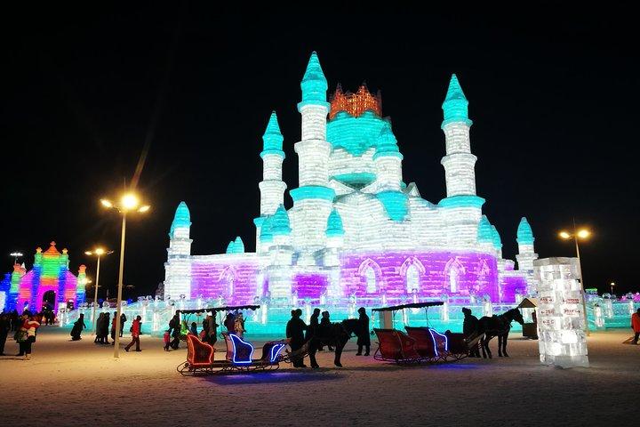 4日間のハルビン市の氷と雪の祭りと昼食付きのプライベートツアー