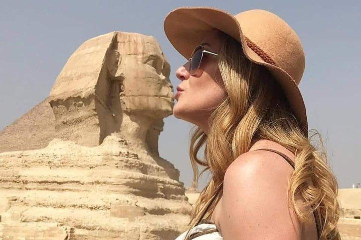 Excursão privada de dia inteiro às Pirâmides de Gizé e Museu Egípcio e Bazar com almoço Inc