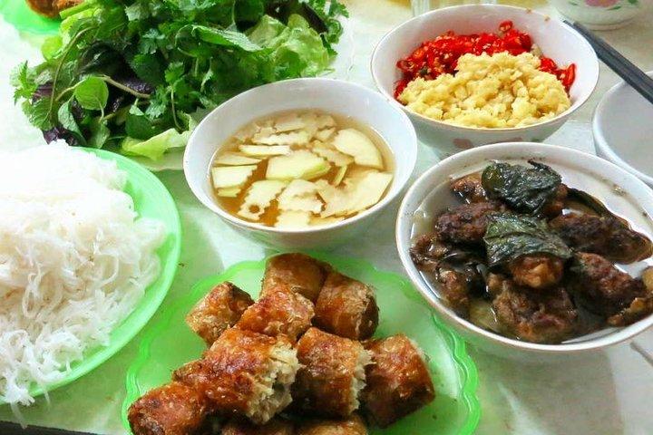 Private Street Food Tour Adventure in Hanoi