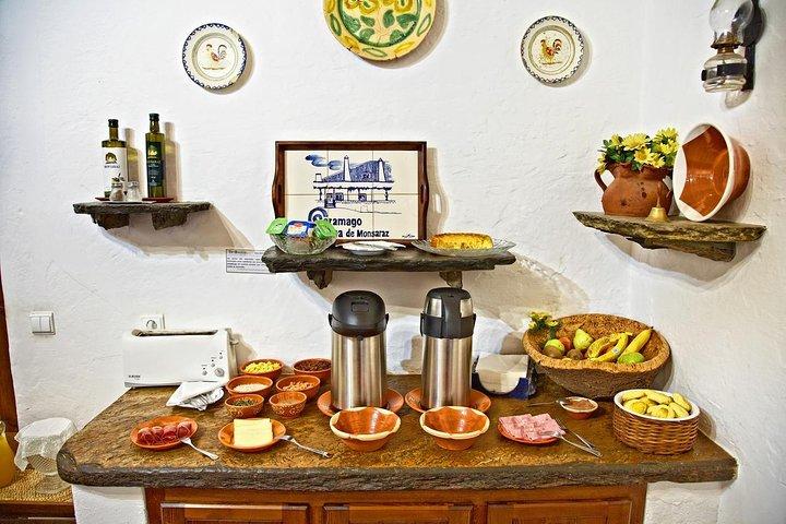 プライベートツアーアレンテージョ、エヴォラ、モンサラス、Mourão-MedievalTimesランチ＆ワインテイスティング
