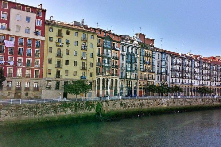 Visite privée à pied de 4 heures de Bilbao avec un guide local