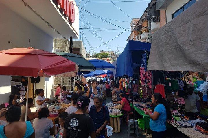 Pochutla Market, autentisk dag. HT