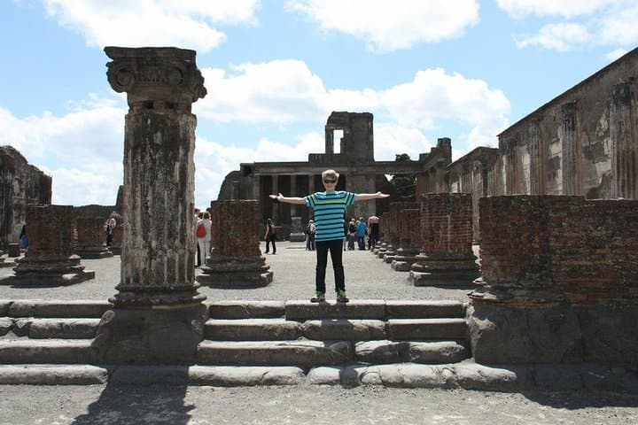 Kid-Friendly Private Tour of Pompeii with Hotel Pickup