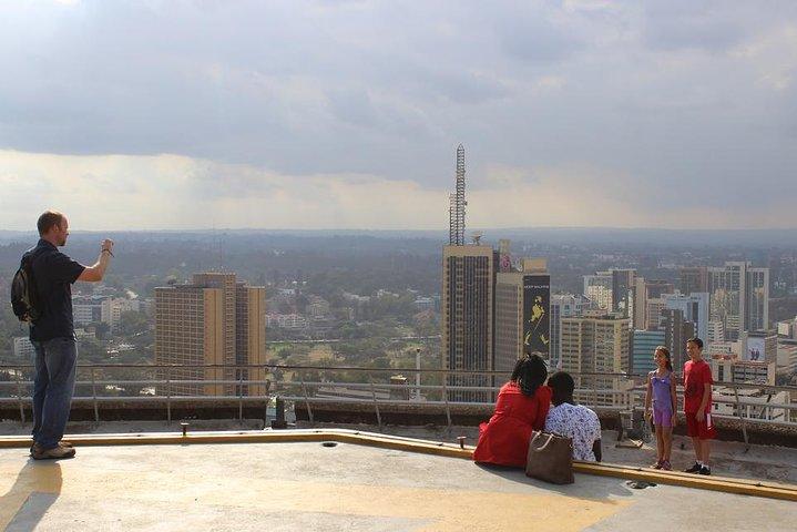 La ligne d'horizon de Nairobi et le marché Maasai!