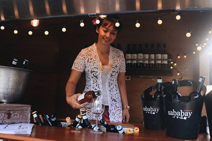 バリ島ワイナリーツアーとプライベートトランスファーでワインの試飲