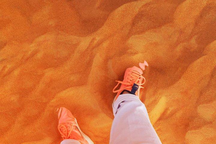 Safari matinal dans le désert avec traversée des dunes en 4x4, balade à dos de chameau et sandboard