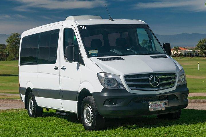 Aeroporto di Puerto Vallarta in hotel Trasferimento privato in minivan