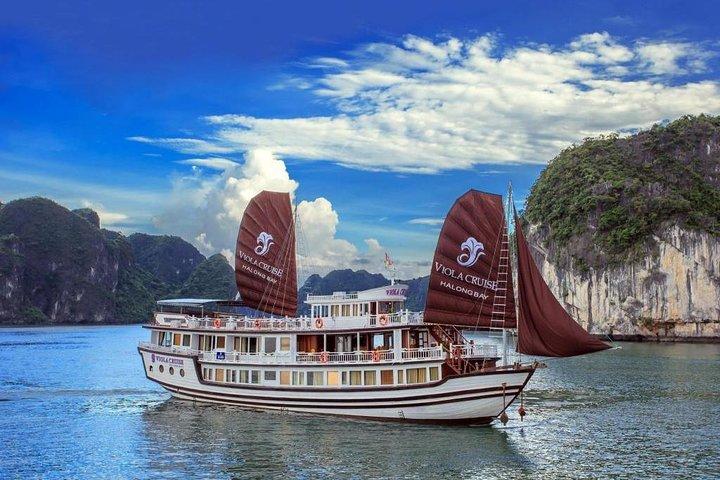 Baie d'Halong 2 jours / 1 nuit avec croisière 4 étoiles tout compris