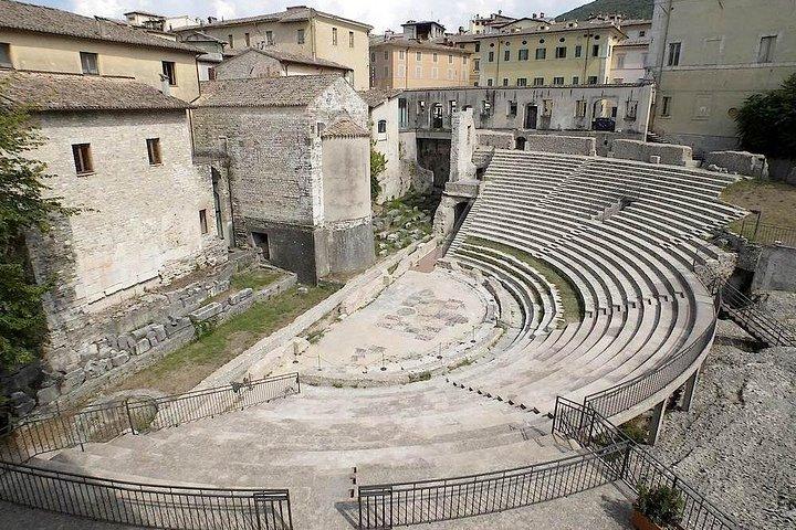 ローマからカシアとスポレート:ウンブリアを巡る日帰り旅行