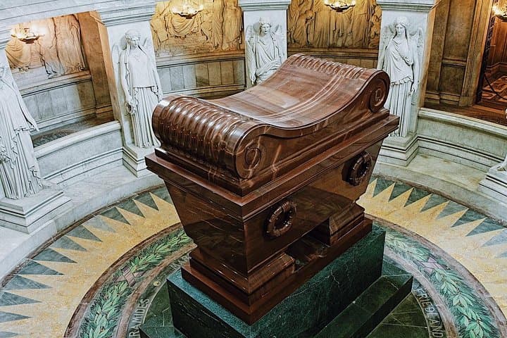 Skip the line Invalides Dome Louis XIV and Napoleon Tour 8ppl Max