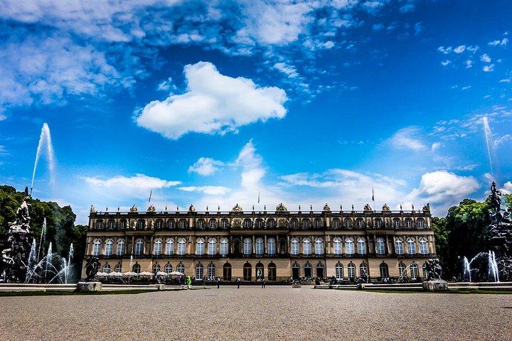 Excursão Privada pelo Castelo de Herrenchiemsee saindo de Munique com passeio de cruzeiro e carruagem