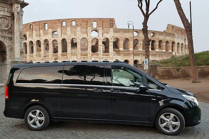 チヴィタヴェッキアからのローマプライベートショア旅行