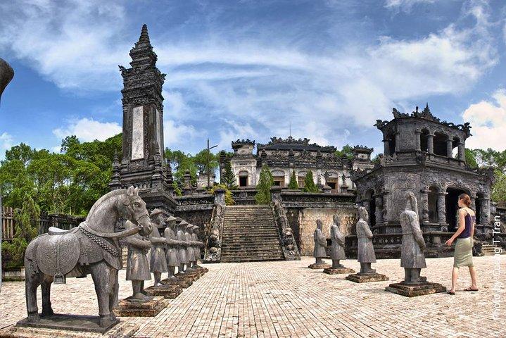 Hue City Private Tour: Ancient Tombs and Cene Making Village