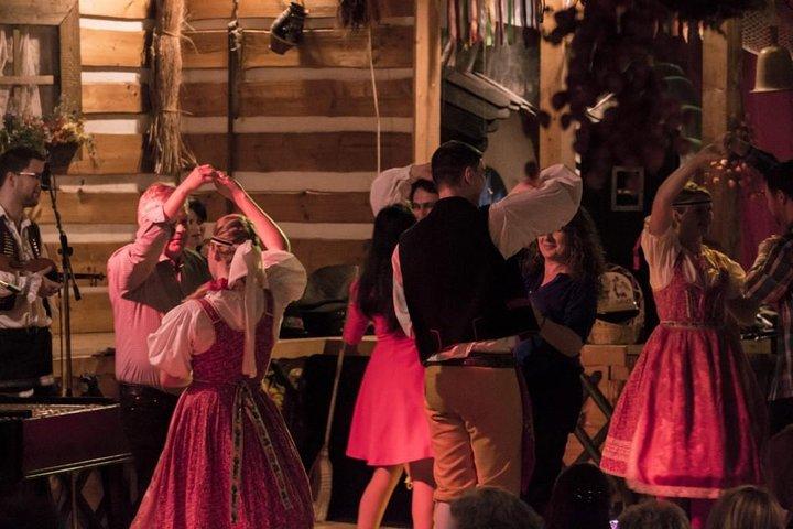 Espectáculo de folklore checo con cena y traslado