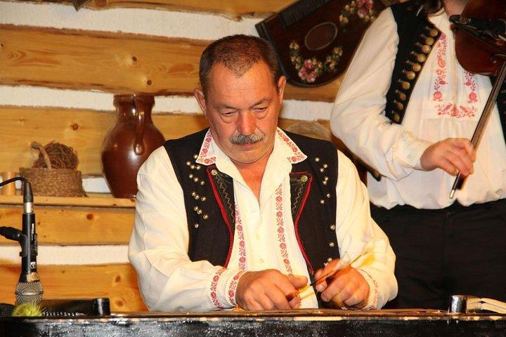 Espectáculo de folklore checo con cena y traslado