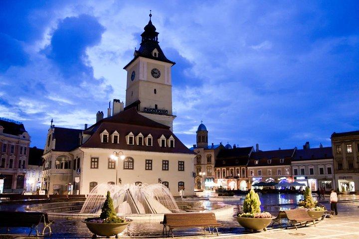 Bears Sanctuary、Dracula's Castle、Brasov Day Trip ブカレストからのプライベート ツアー
