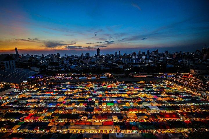 Bangkok Night Tour mit einem Einheimischen: Privat & 100% personalisiert