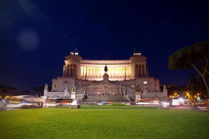 Roma di notte con autista - Tour privato con Champagne Toast